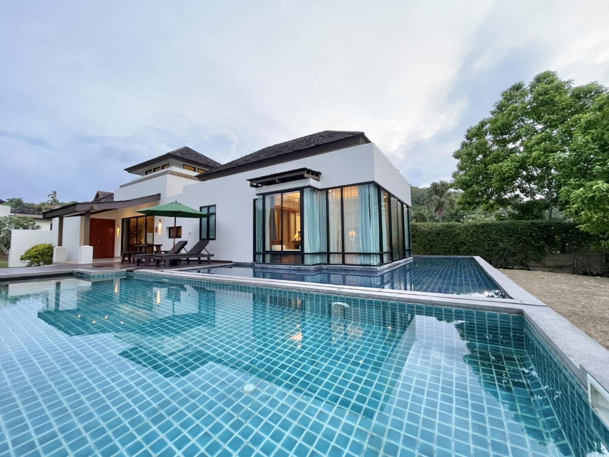 Ozone Villa Phuket Pa Khlok Exterior photo