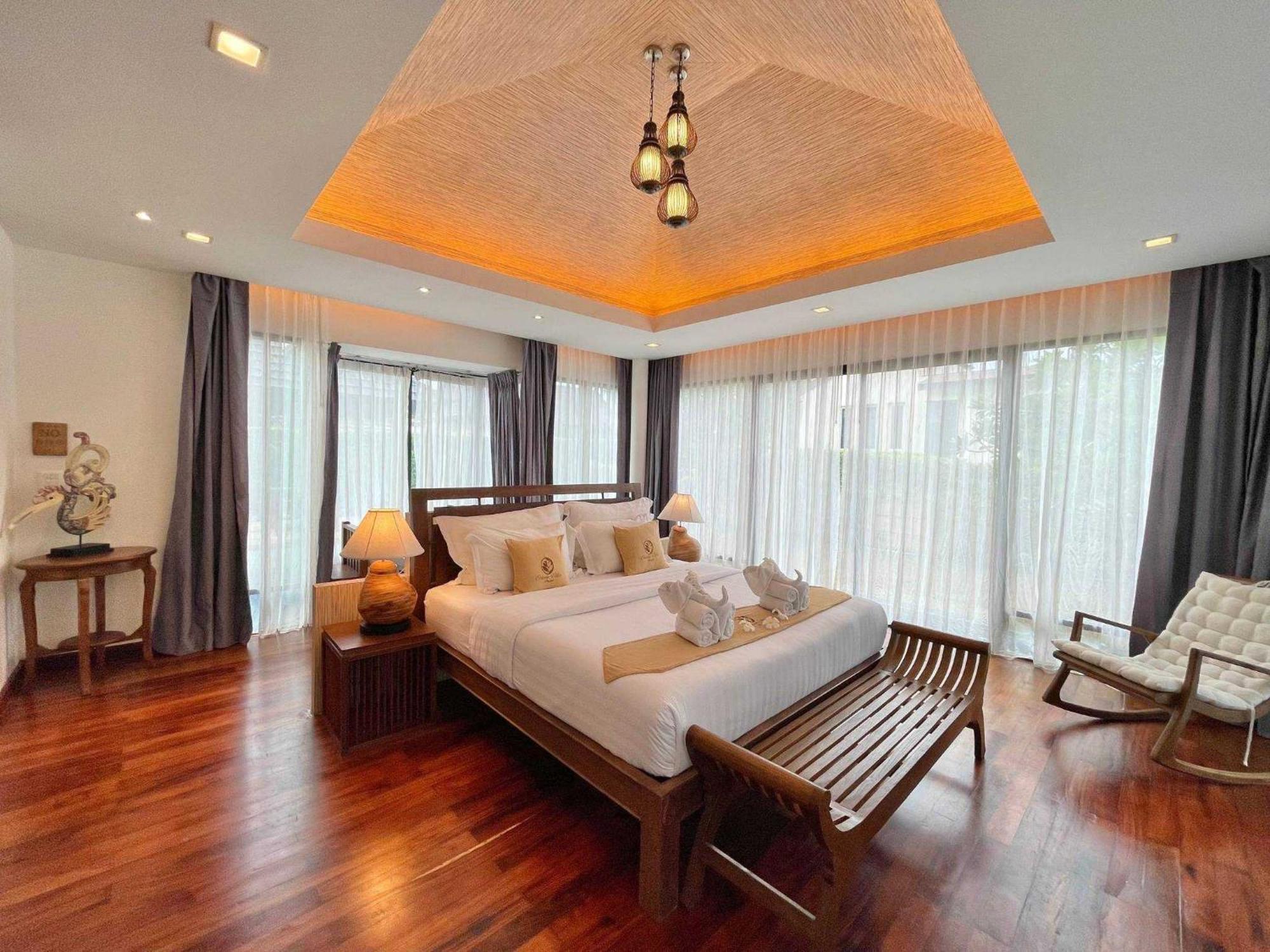 Ozone Villa Phuket Pa Khlok Exterior photo